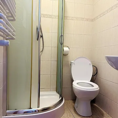 Quarto em Acomodações Particulares Goscinne Becia