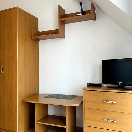 Quarto em Acomodações Particulares Goscinne Becia