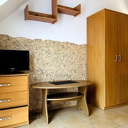 Goscinne Becia 웨바