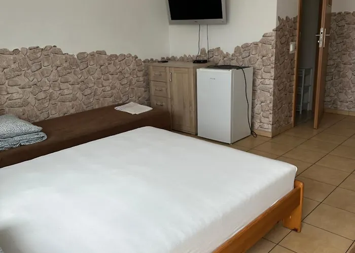 Homestay szállás Goscinne Becia
